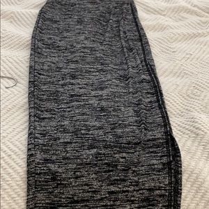 Black and white midi pencil skirt with slit